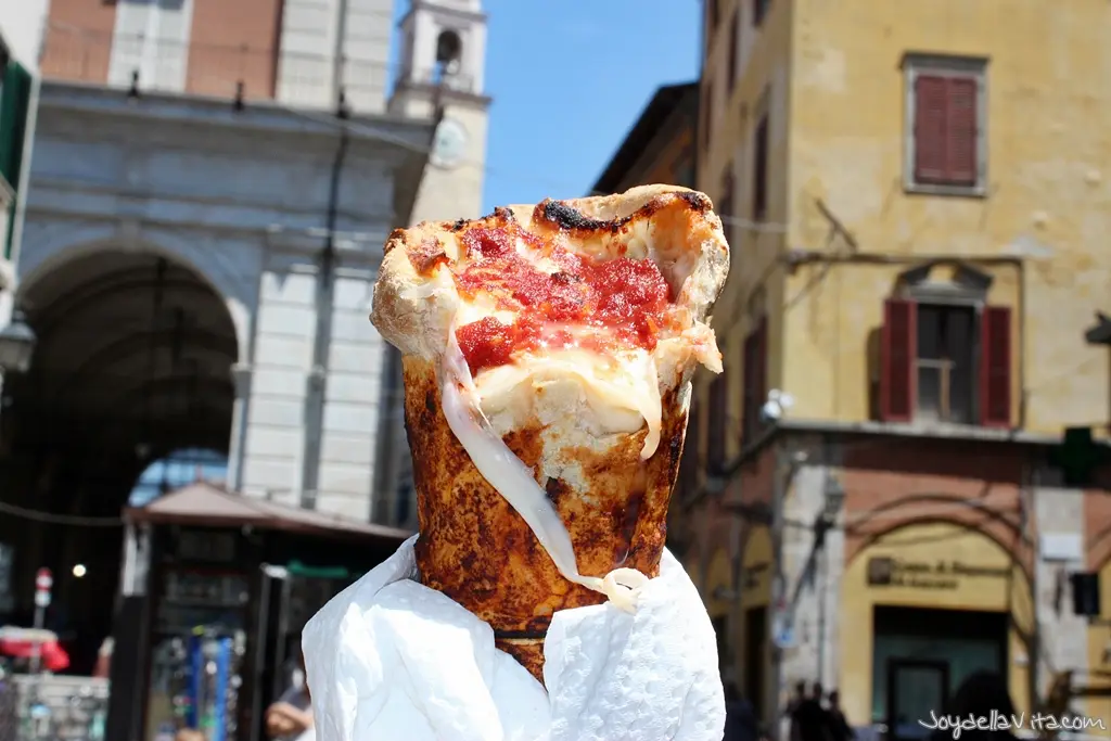 Pizza Cono Cone in Pisa